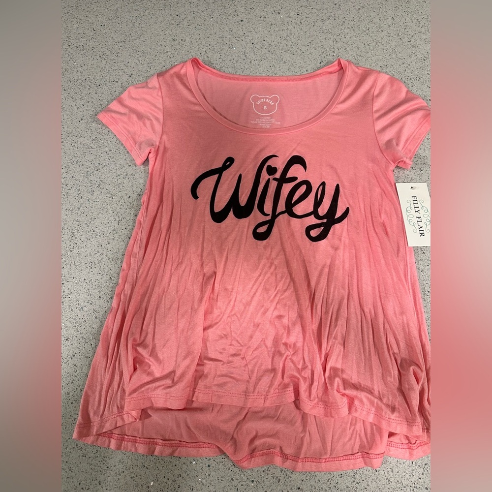 Color Bear Filly Flair Boutique Pink Wifey Graphic Tee Small